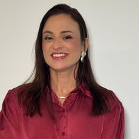 Foto de perfil de TÁVIRA MAGALHÃES 